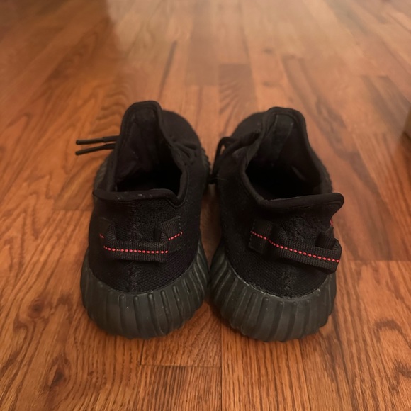 Adidas Yeezy Boost 350 V2 Sneakers - Black with Red - Picture 4 of 6